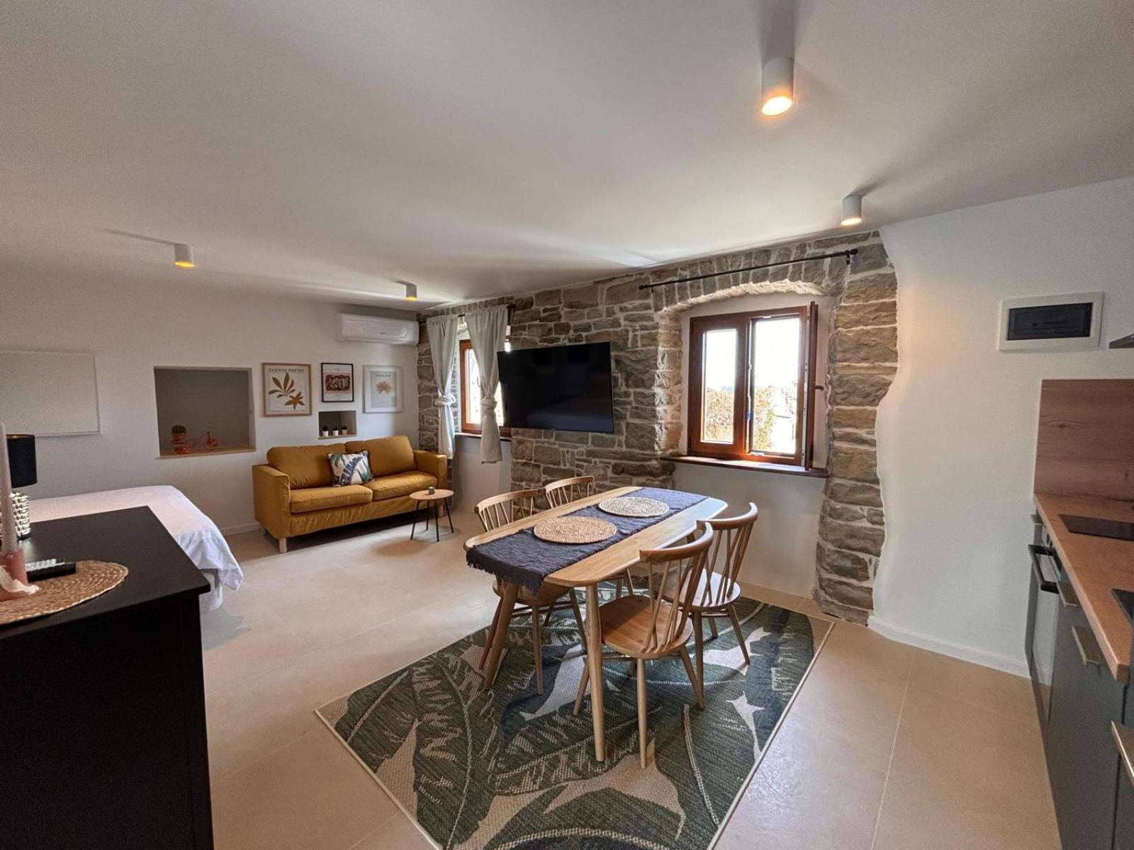 Apartments Grožnjan Екстериор снимка
